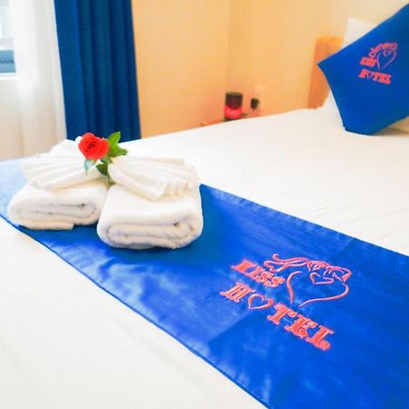 הו צ'י מין סיטי Kiss Hotel Tan Binh מראה חיצוני תמונה